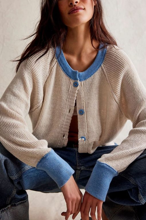 Women's Contrast Color Round Neck Knitwear Single Row Button Coat - Image 7