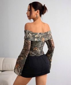 Mesh Printed Off-shoulder Long Sleeved Fitted T-shirt Top